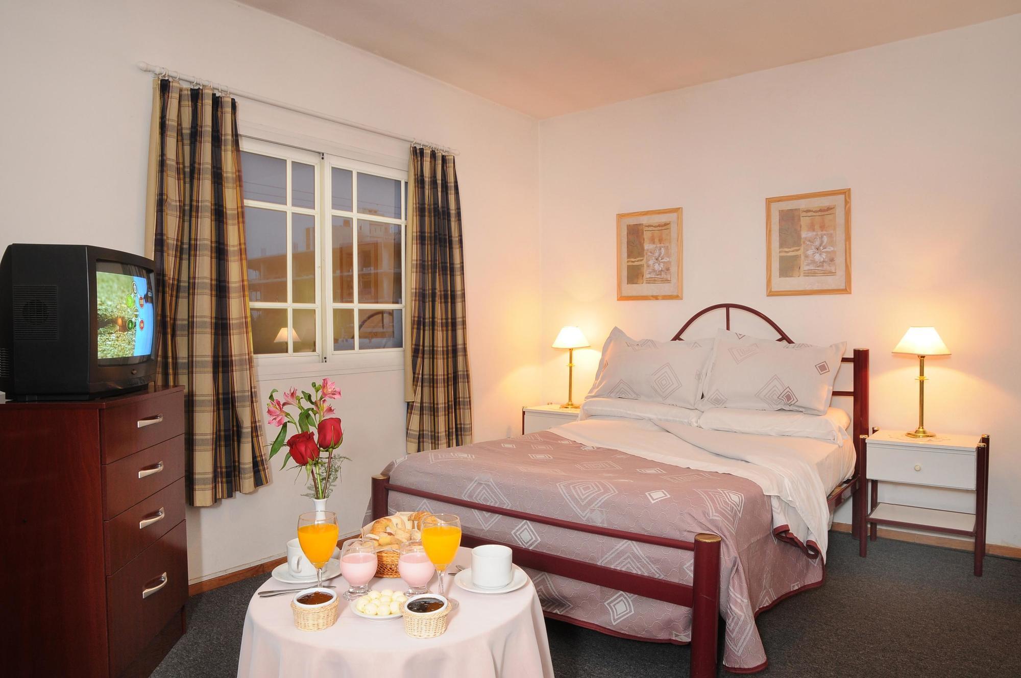 Hotel Salerno Villa Carlos Paz Extérieur photo