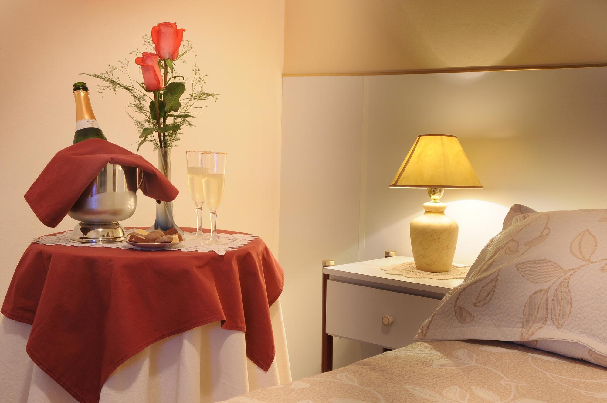 Hotel Salerno Villa Carlos Paz Extérieur photo