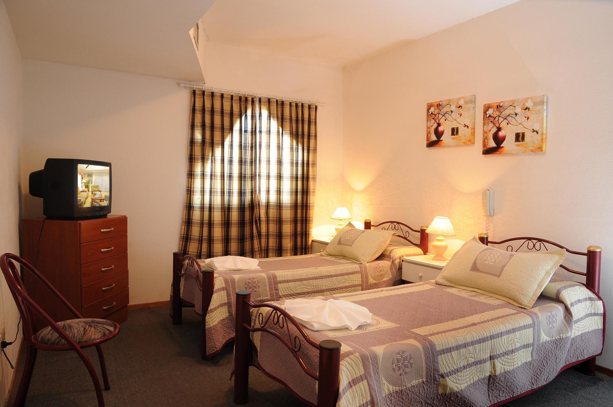 Hotel Salerno Villa Carlos Paz Extérieur photo